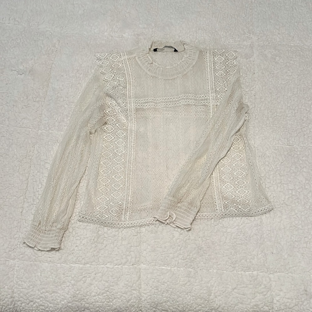 White lace top with beautiful lattice designs